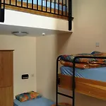 بيت شباب Errigal *